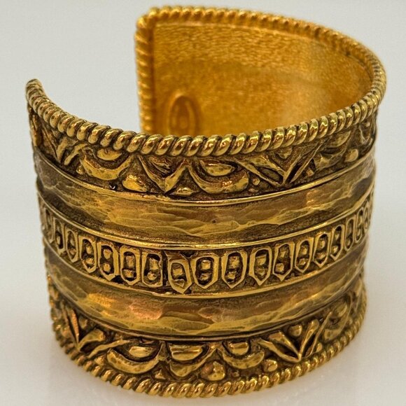 CHANEL Etruscan Cuff - Picture 1 of 13